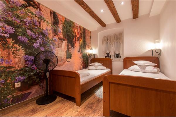 Apartment A1, for 8 persons