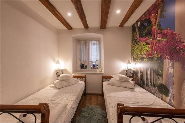 Apartment A1, for 8 persons