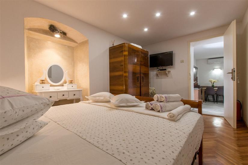 Apartment A1, for 8 persons