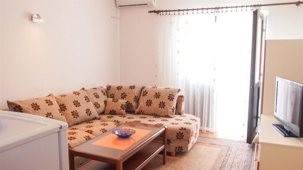 Apartment A4, for 5 persons