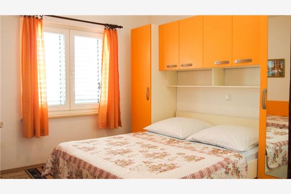 Apartment A4, for 5 persons