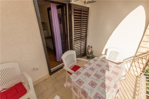 Apartment A8, for 4 persons