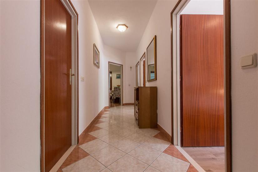 Apartment A1, for 7 persons