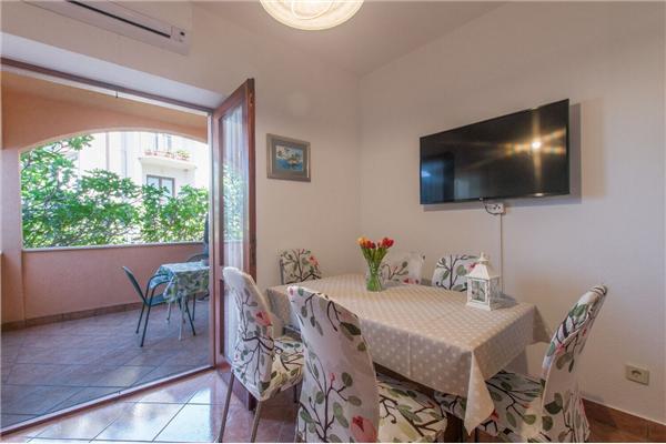 Apartment A1, for 7 persons