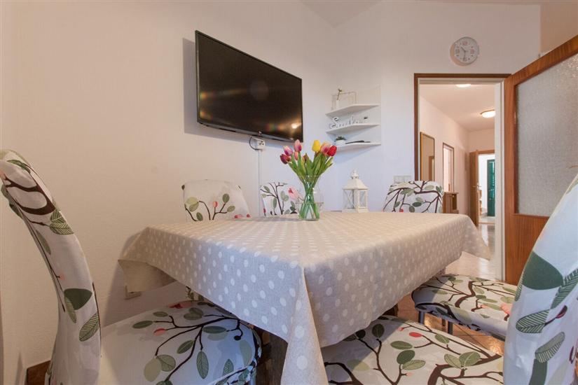 Apartment A1, for 7 persons