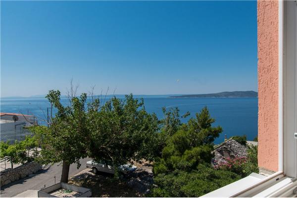 Apartment A2, for 9 persons