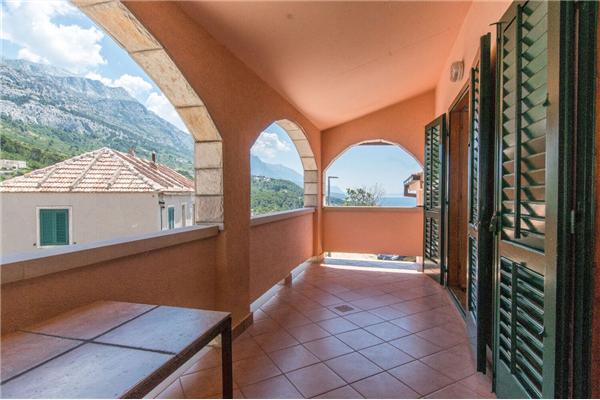 Apartment A2, for 9 persons