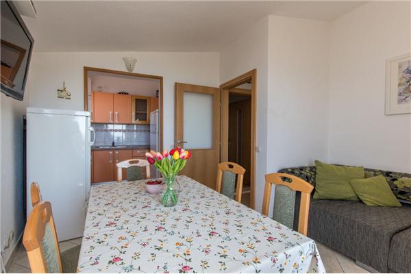 Apartment A2, for 9 persons