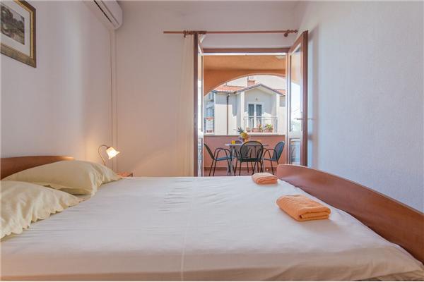 Apartment A2, for 9 persons