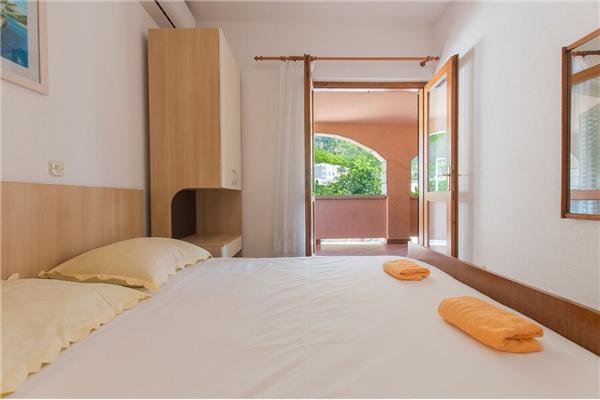 Apartment A2, for 9 persons