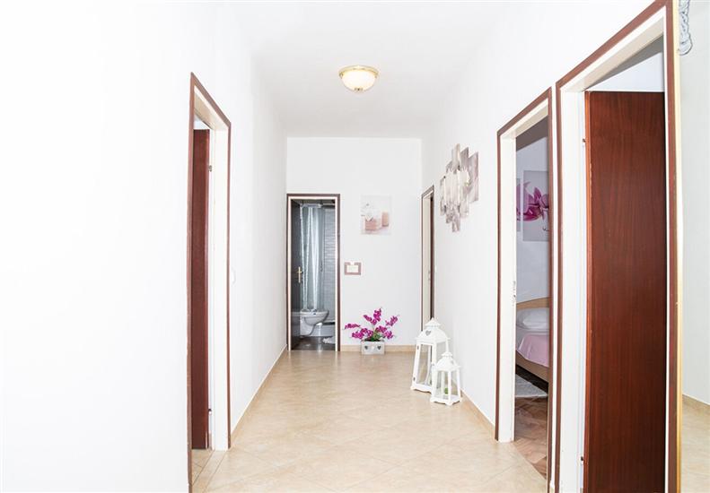 Apartment A1, for 6 persons