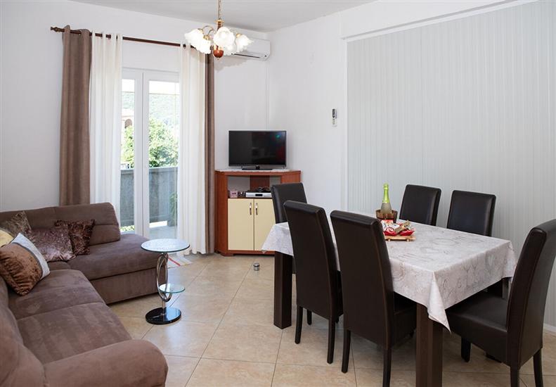 Apartment A1, for 6 persons