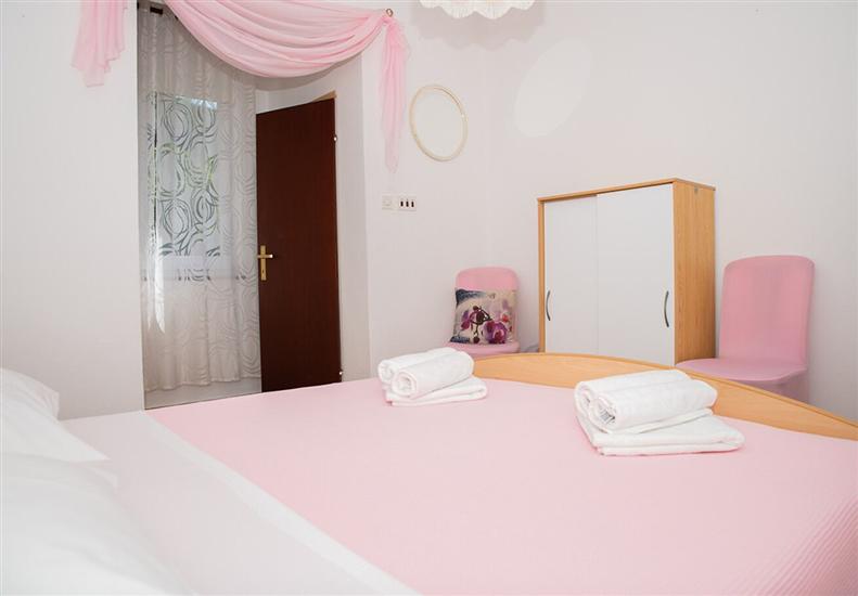 Apartment A1, for 6 persons