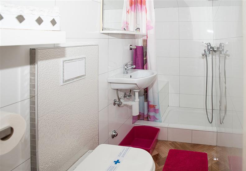 Apartment A1, for 6 persons