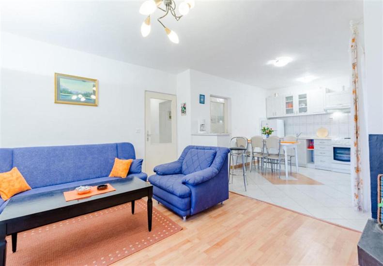 Apartment A1, for 8 persons