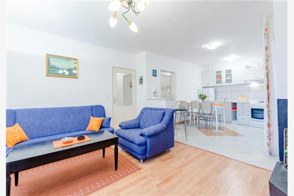 Apartment A1, for 8 persons