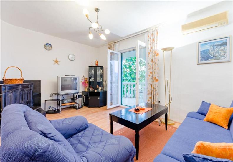 Apartment A1, for 8 persons