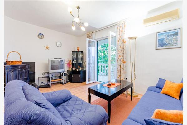 Apartment A1, for 8 persons