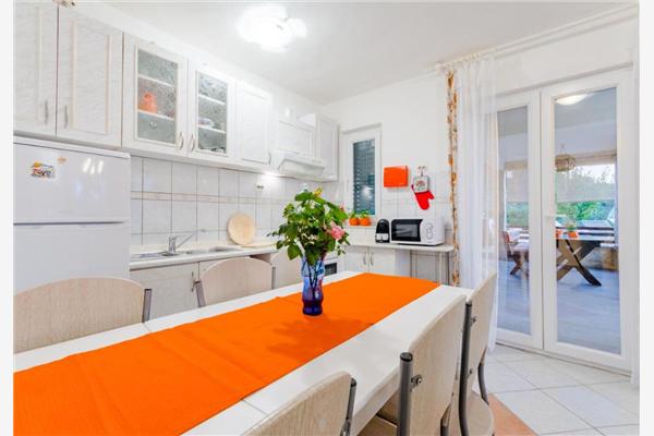 Apartment A1, for 8 persons