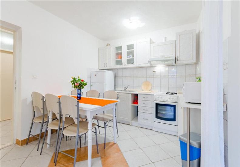 Apartment A1, for 8 persons