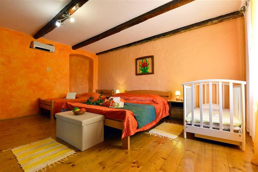 House K1, for 8 persons