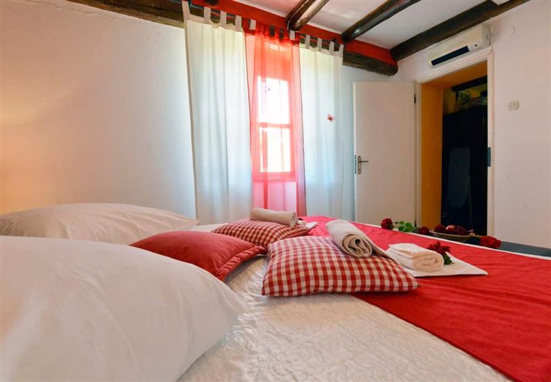 House K1, for 8 persons