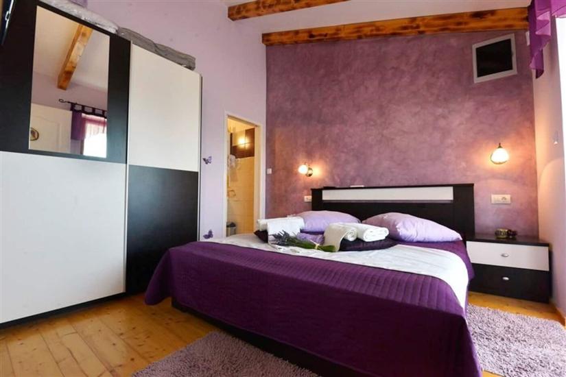 Room S1, for 2 persons