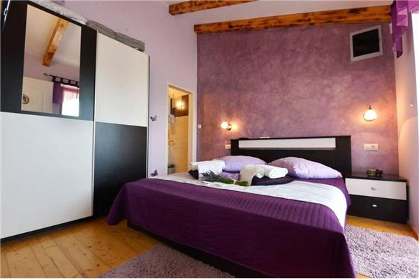 Room S1, for 2 persons