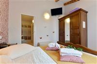 Room S2, for 2 persons