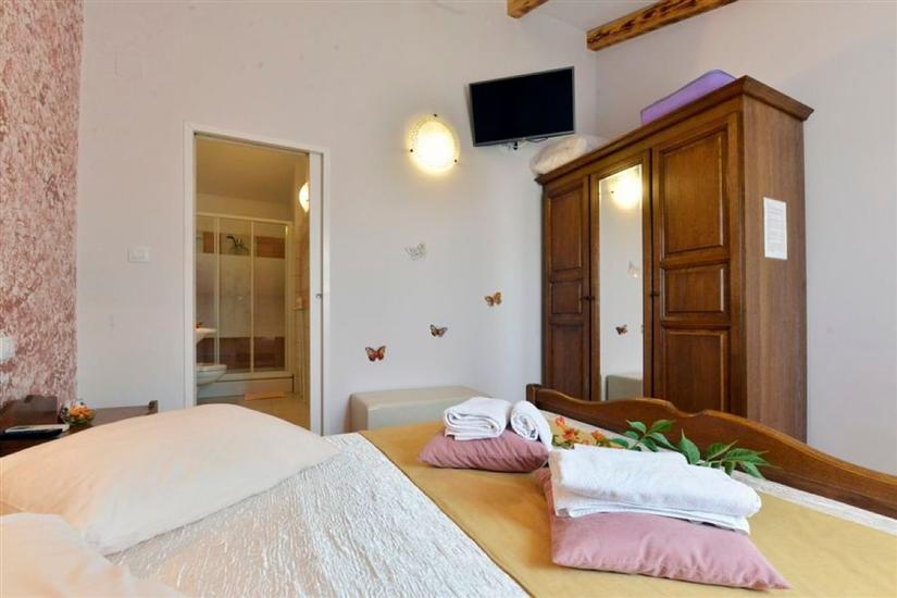 Room S2, for 2 persons