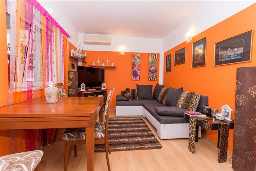 Apartment A1, for 6 persons