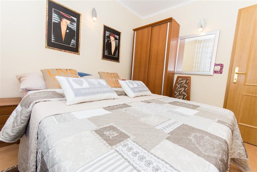 Apartment A1, for 6 persons