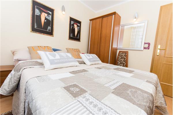 Apartment A1, for 6 persons