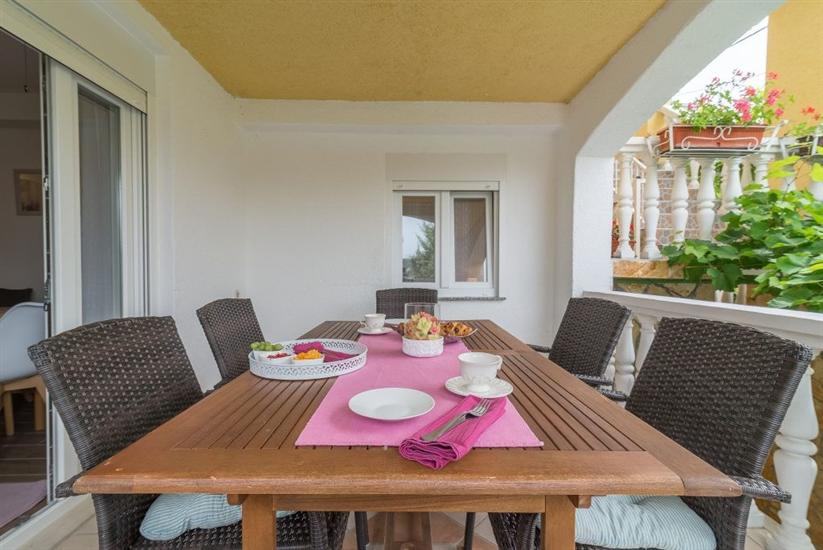 Apartment A1, for 8 persons