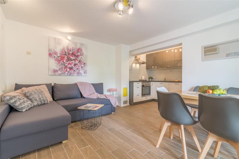 Apartment A1, for 8 persons