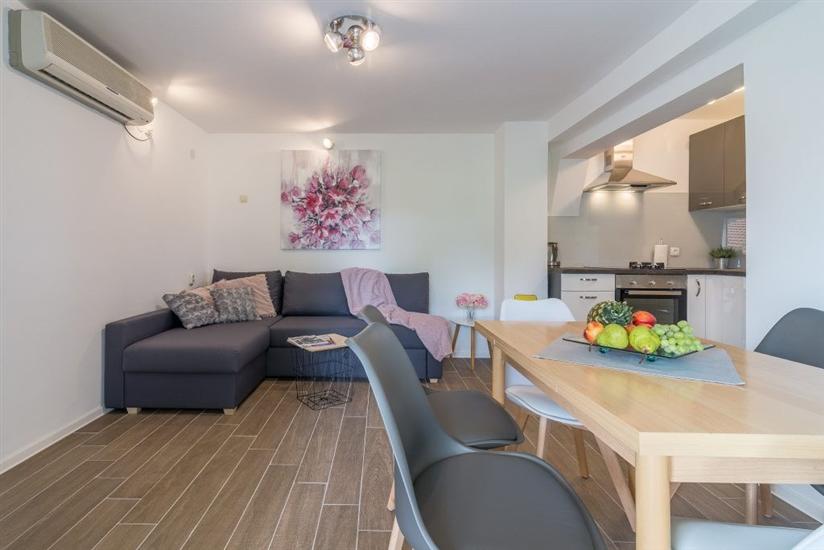 Apartment A1, for 8 persons