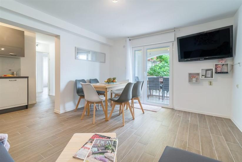 Apartment A1, for 8 persons