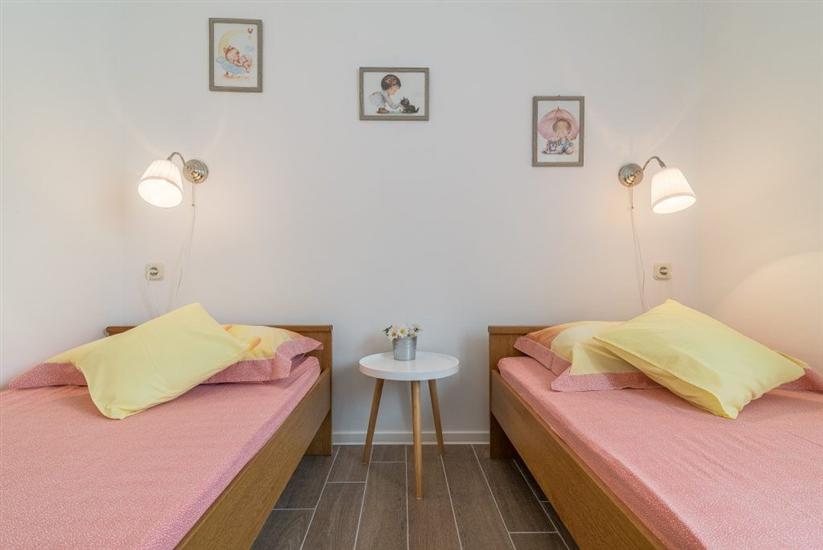 Apartment A1, for 8 persons