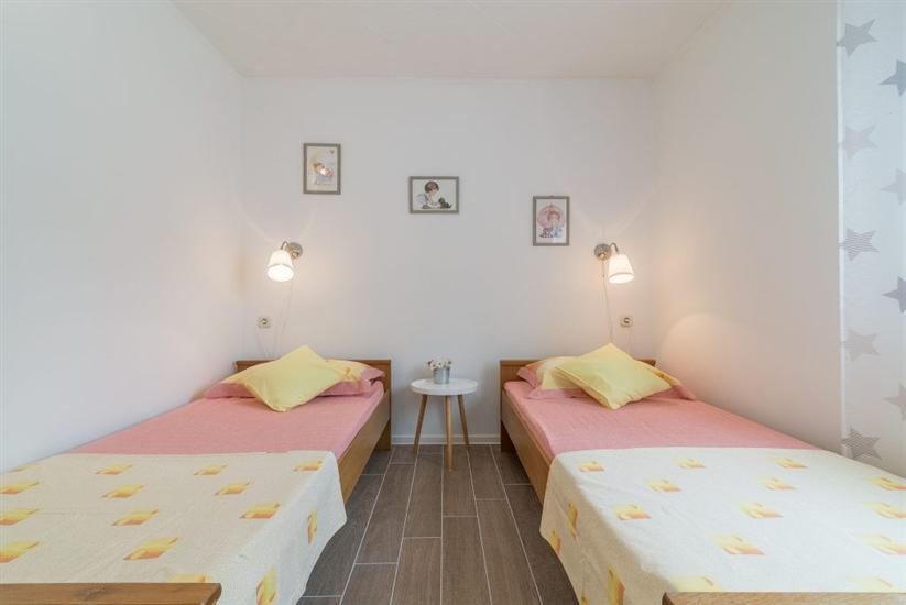 Apartment A1, for 8 persons