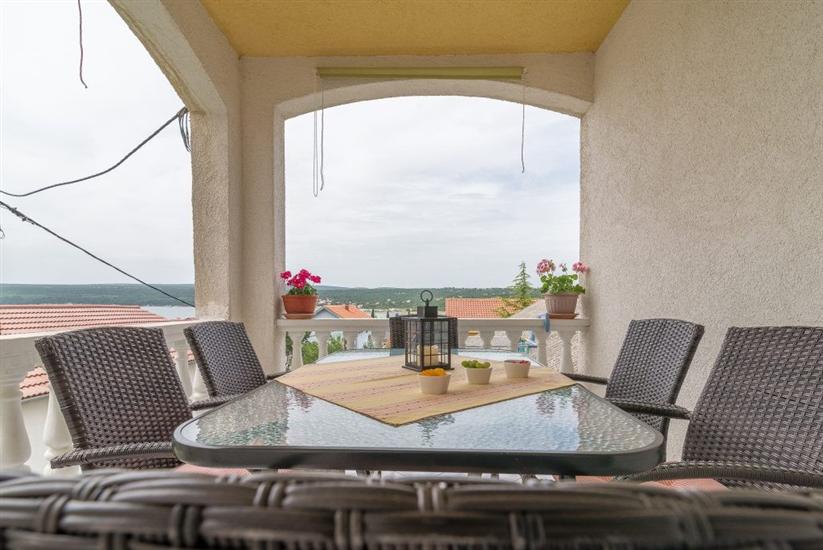 Apartment A2, for 5 persons