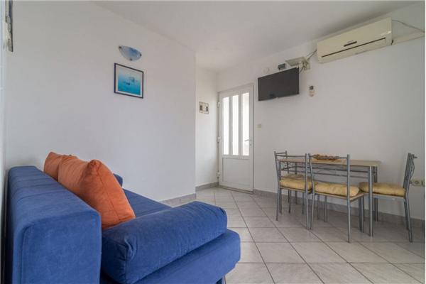 Apartment A2, for 5 persons