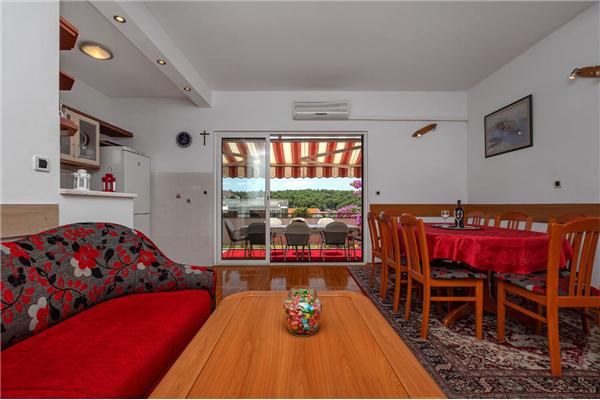 Apartment A1, for 11 persons