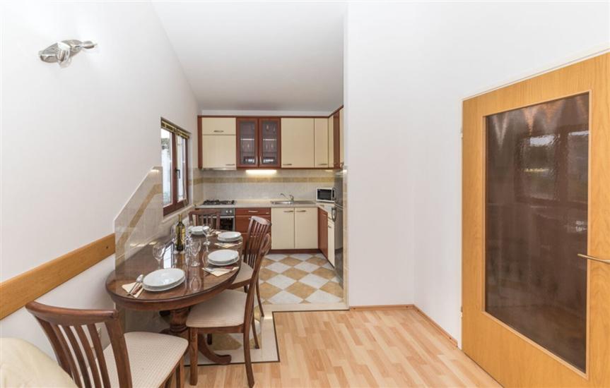 House K1, for 8 persons