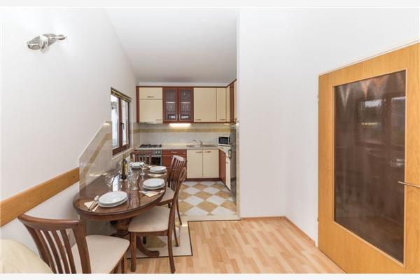 House K1, for 8 persons