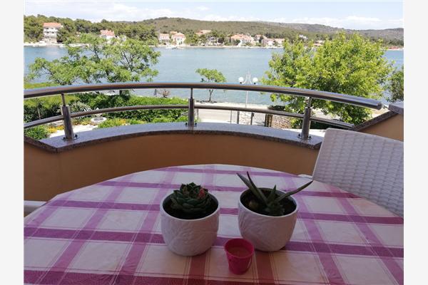 Apartment A2, for 5 persons