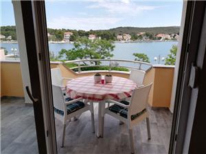 Apartments Marijan Veli Rat (Dugi otok), Size 50.00 m2, Airline distance to the sea 100 m, Airline distance to town centre 100 m