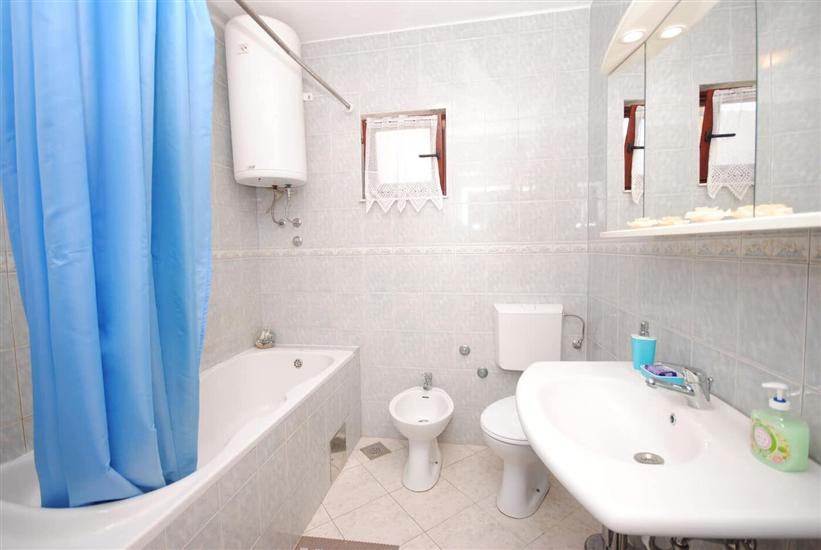 Apartment A1, for 6 persons