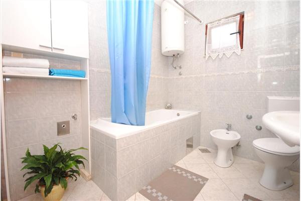 Apartment A1, for 6 persons