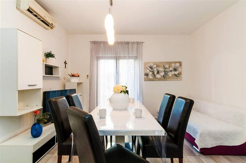 Apartment A3, for 5 persons