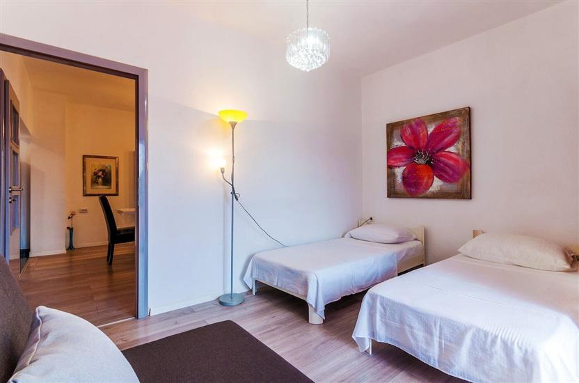 Apartment A3, for 5 persons